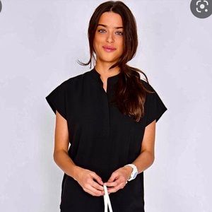 Figs scrubs set:Rafaela top, size S (fits like a L),Livingston pants,size L